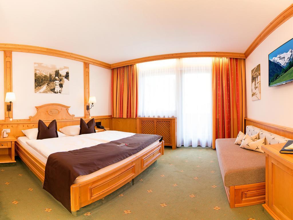 Alpenhotel Tirolerhof Neustift im Stubaital Chambre photo