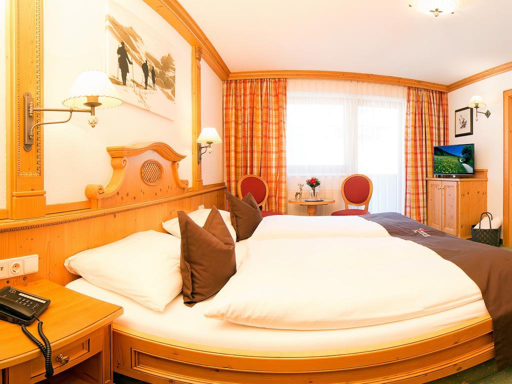 Alpenhotel Tirolerhof Neustift im Stubaital Chambre photo